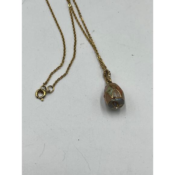 Avon Vintage‎ Enamel Rhinestone Pastel Pink Gold Tone  Egg Pendant Necklace - Picture 6 of 10